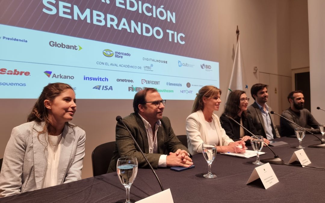 Programa Sembrando amplió a 90 las becas enfocadas a tecnologías de la información y la comunicación