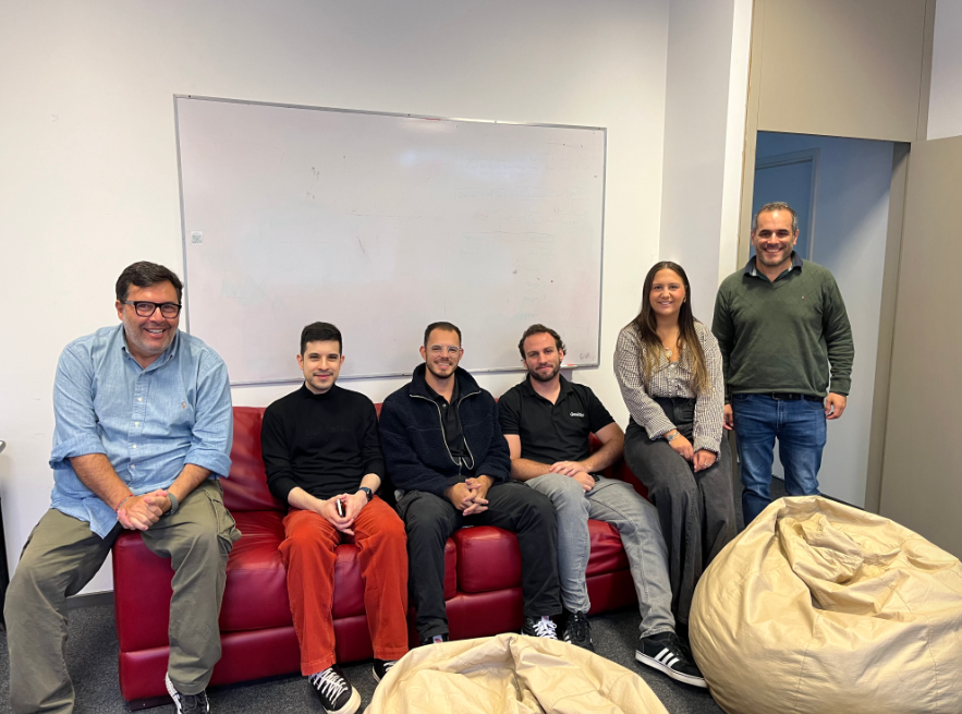 Techy por el Día 2025: Estudiantes crean app con GeneXus en minutos
