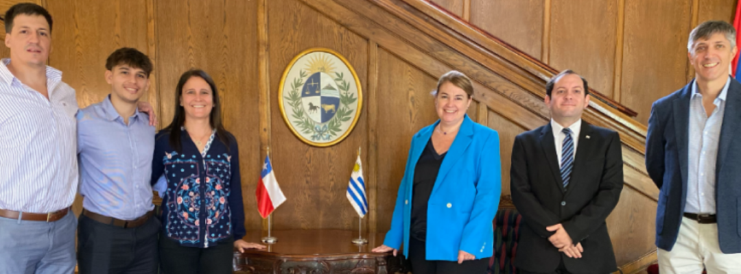 Hacknoid reunió a colegas y clientes en dos eventos de ciberseguridad en la Embajada de Uruguay en Chile